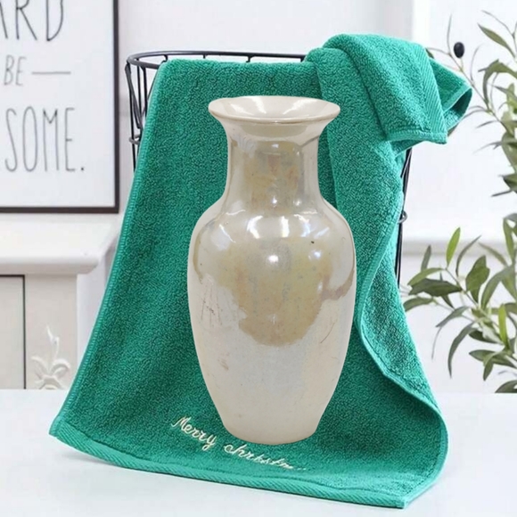 👣4/$20 ~Vase with Handpainted Roses - Picture 4 of 6